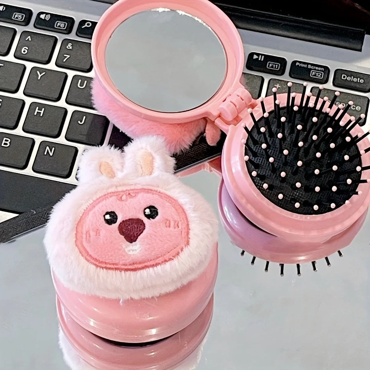 Portable Plush Beaver Air Cushion Comb – Scalp Massage Hairbrush with ABS Handle (1pc)"
