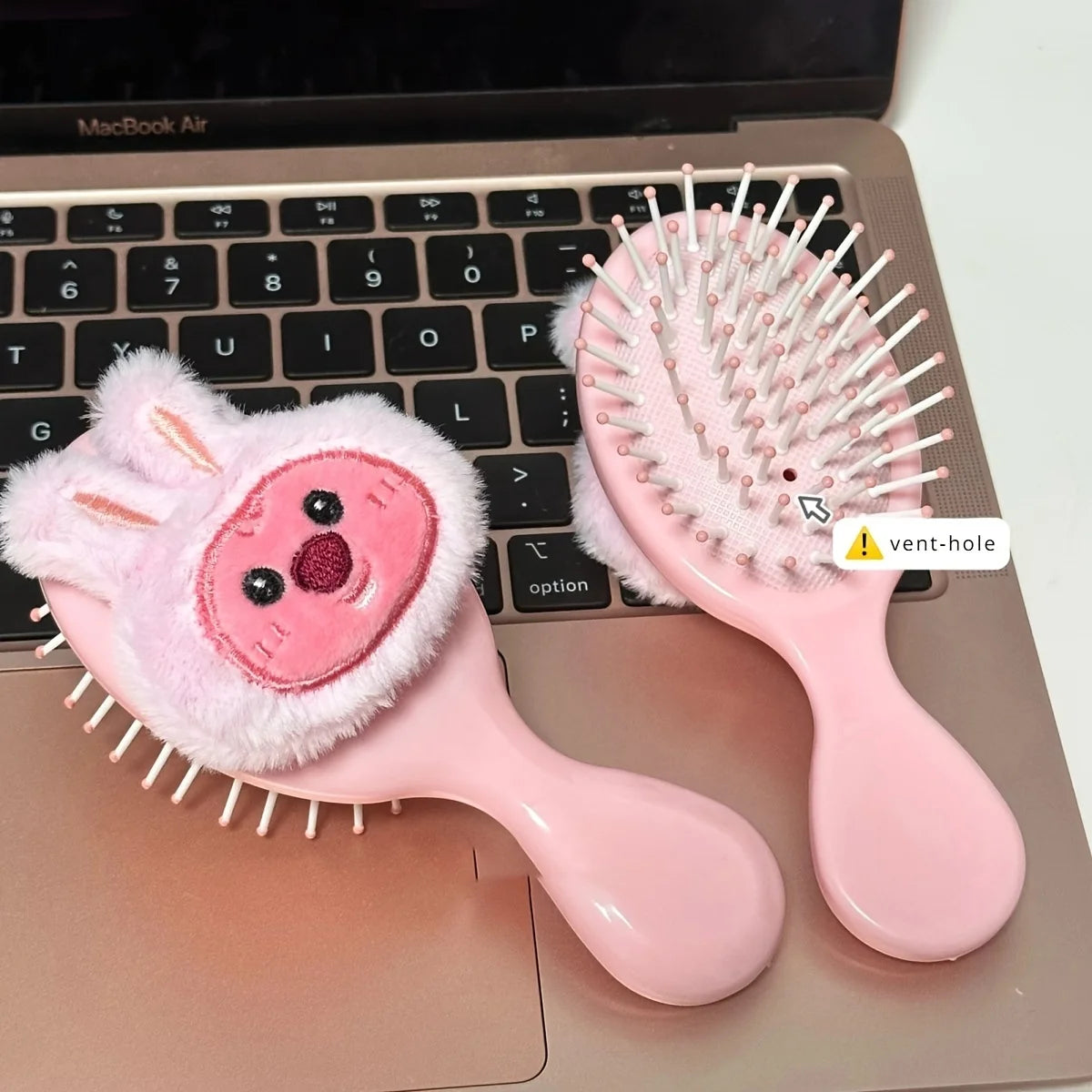 Portable Plush Beaver Air Cushion Comb – Scalp Massage Hairbrush with ABS Handle (1pc)"